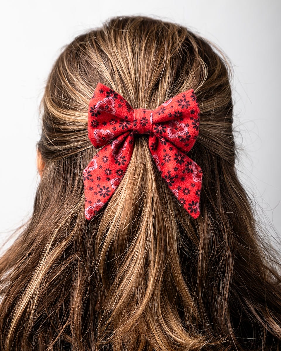 How to Make a Hair Scrunchie in 8 Easy Steps